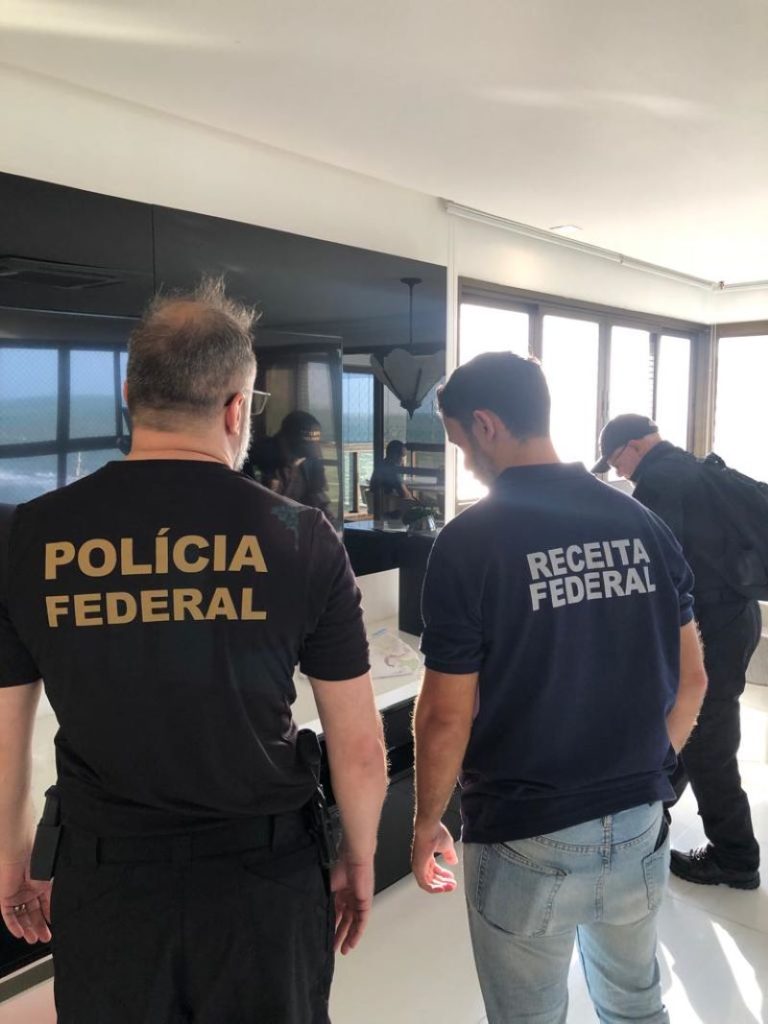 Em operação contra corrupção em Pernambuco, PF prende prefeito de Água Preta