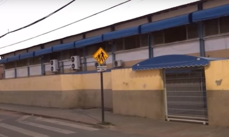Estudante passa por cirurgia depois de sentar em um lápis