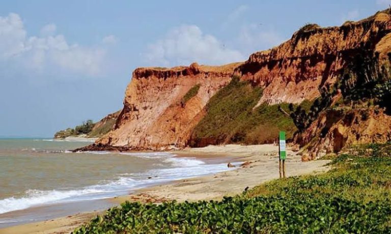 Falésias de Marataízes podem virar patrimônio cultural