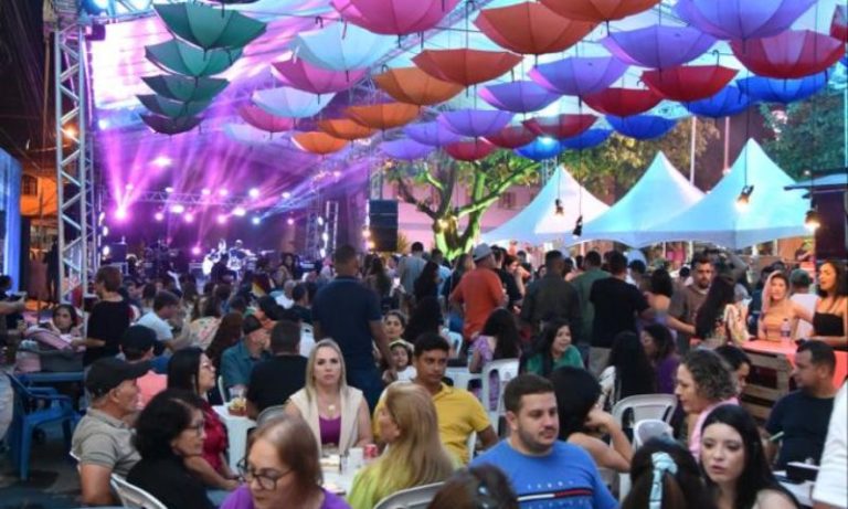 Festival com shows e gastronomia em Presidente Kennedy