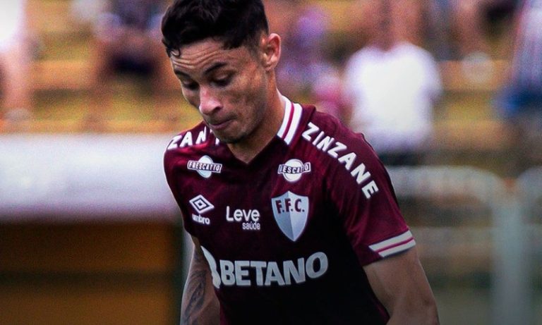 Fluminense vence Fortaleza com gol no fim em despedida de Diniz antes da seleção