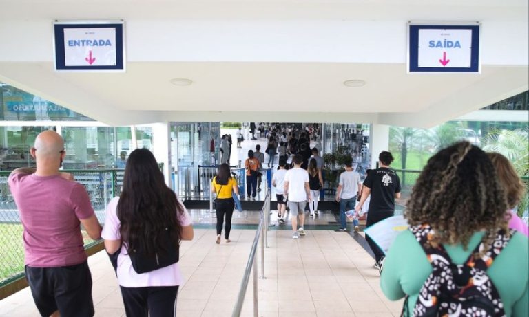 Governo propõe renegociação de dívidas do Fies