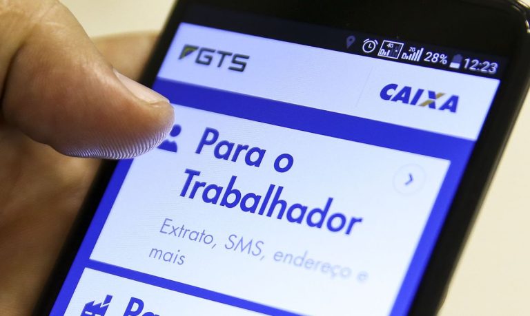 Governo quer liberar FGTS de trabalhadores que optaram pelo saque-aniversário