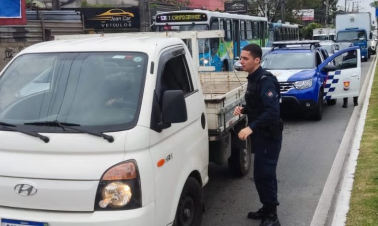 Guarda de Vitória recupera caminhonete roubada de empresa na Serra