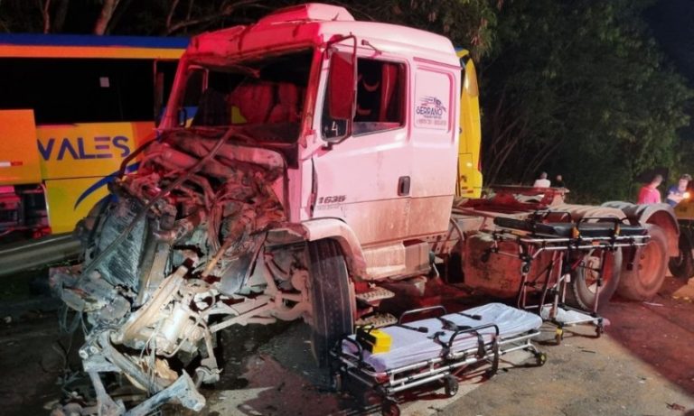Identificada vítima de acidente envolvendo ônibus na BR-101 na Serra