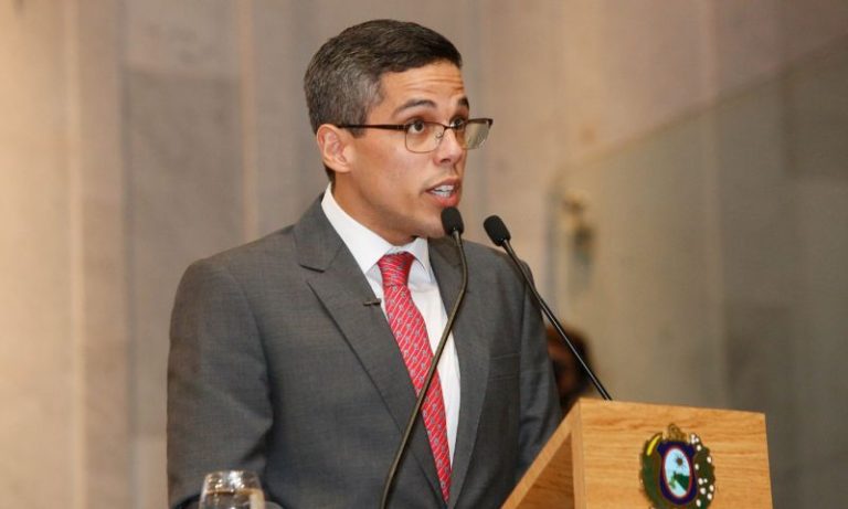 Jarbas Filho propõe isenção de taxa em vestibulares para alunos da Rede Pública