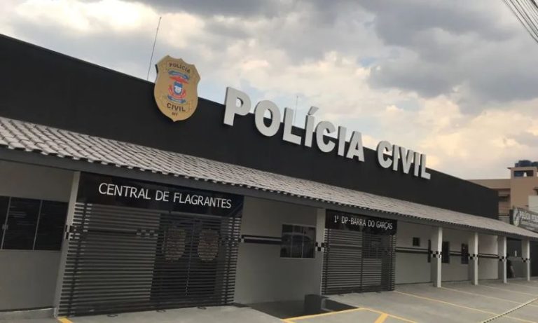 Jovem é presa por suspeita de furtar R$ 27,9 mil de namorado de 81 anos