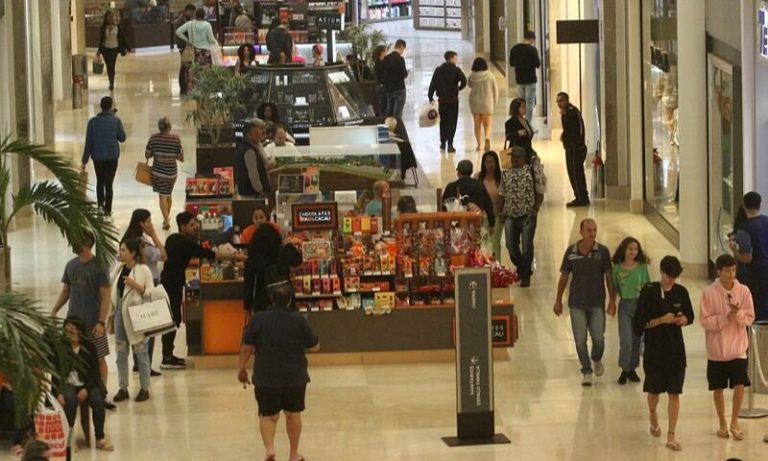 Lojas do ES abrem 3 mil empregos para vendas de fim de ano