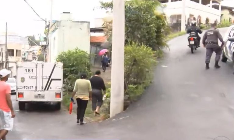 Mulher é assassinada dentro de casa em Cariacica