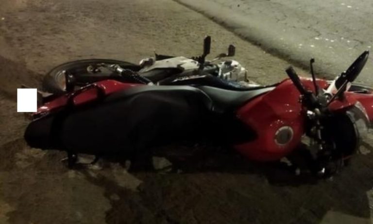 Mulher morre em acidente entre moto e carro na BR-262