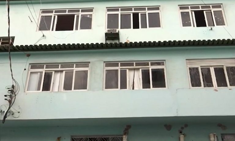 Mulher trans é esfaqueada dentro de casa em Cariacica