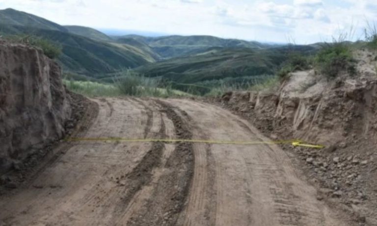 Muralha da China é danificada por escavadeira que abria atalho