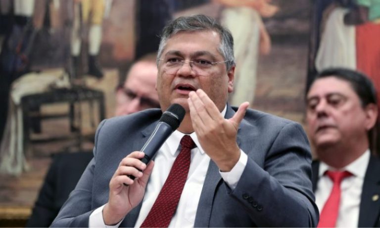 O Deus, pátria e família de Dino
