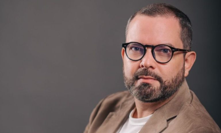 O que a insatisfação a longo prazo causa no trabalho?