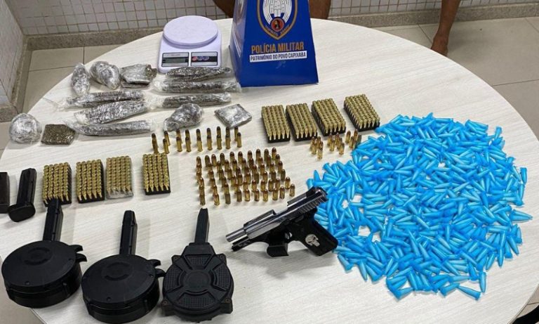 PM apreende mais de 290 munições e 443 pinos de cocaína em Cariacica