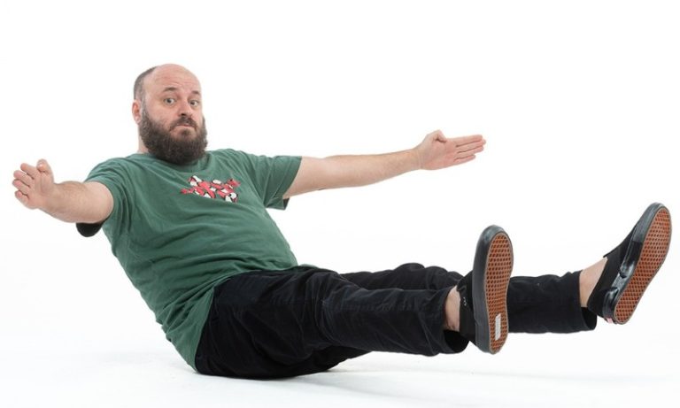 Paulinho Serra é atração em festival de humor de graça na Serra