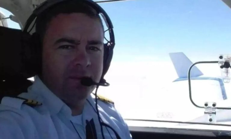 Piloto morre em acidente de avião um ano após ficar desaparecido na floresta
