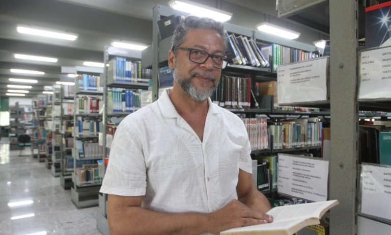 “Precisamos incentivar mais a leitura e a escrita”, diz professor