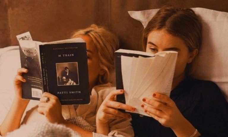 Romances sáficos ganham espaço e viram best-sellers