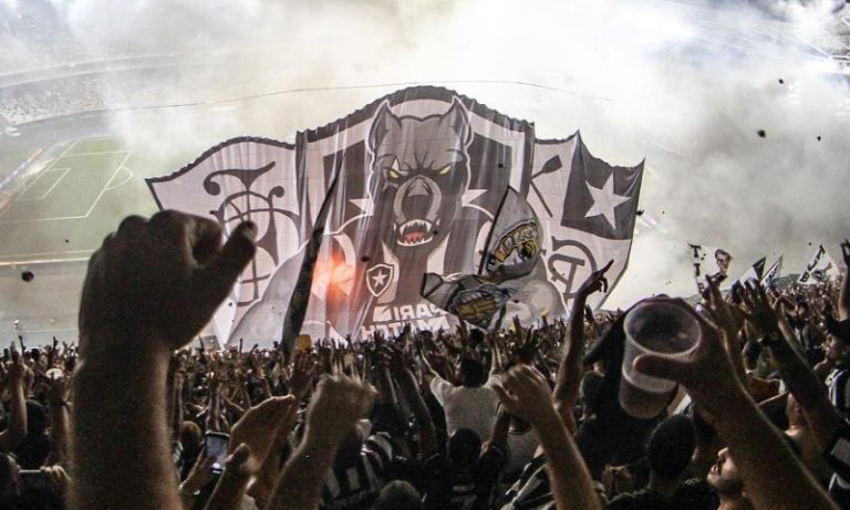 STJD arquiva denúncia contra o Botafogo por organizada usar slogan nazista