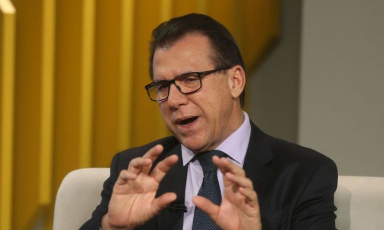 Saque-aniversário do FGTS vai acabar? Ministro responde