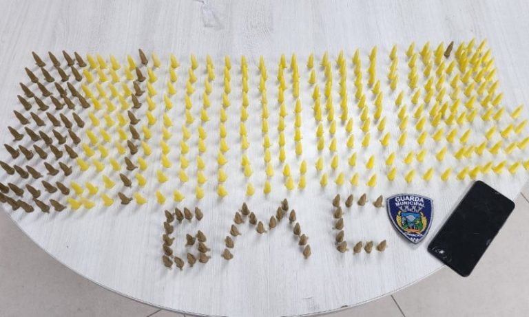 Suspeito é preso com 350 pinos de cocaína em Cariacica