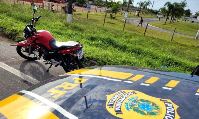 Suspeito é preso e moto clonada é apreendida em ação da PRF