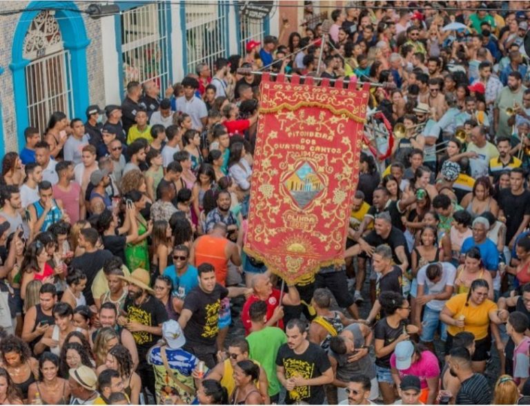 Tem Carnaval no 7 de setembro em Olinda. Pitombeira desfila