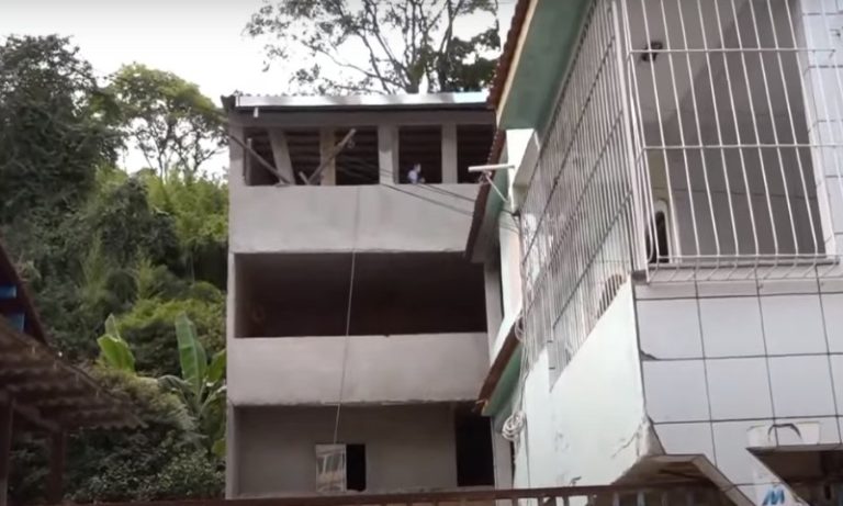 Um operário morre e outro fica ferido após caírem de andaime em Vila Velha