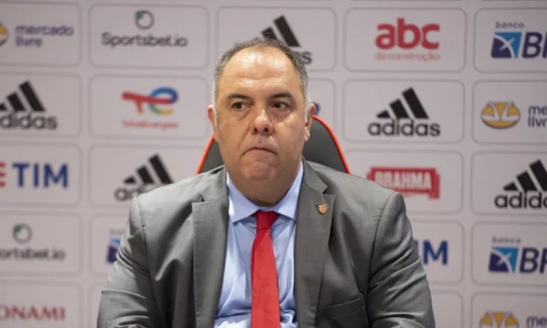 VÍDEO | Dirigente do Flamengo agride torcedor após ser criticado