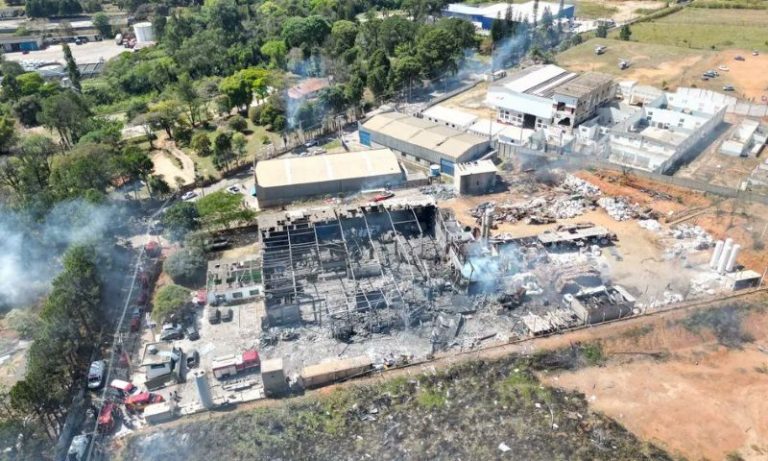 VÍDEO | Explosão em caldeira de metalúrgica deixa ao menos 4 mortos em SP