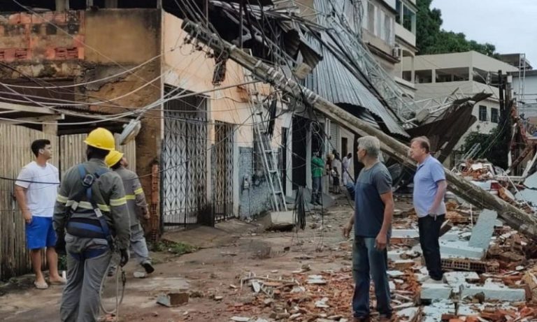 VÍDEOS | Temporal deixa casas destelhadas e causa prejuízos em Colatina