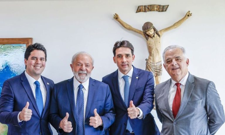 “Vamos trabalhar pela não privatização do Porto de Santos”, diz Sílvio Costa Filho