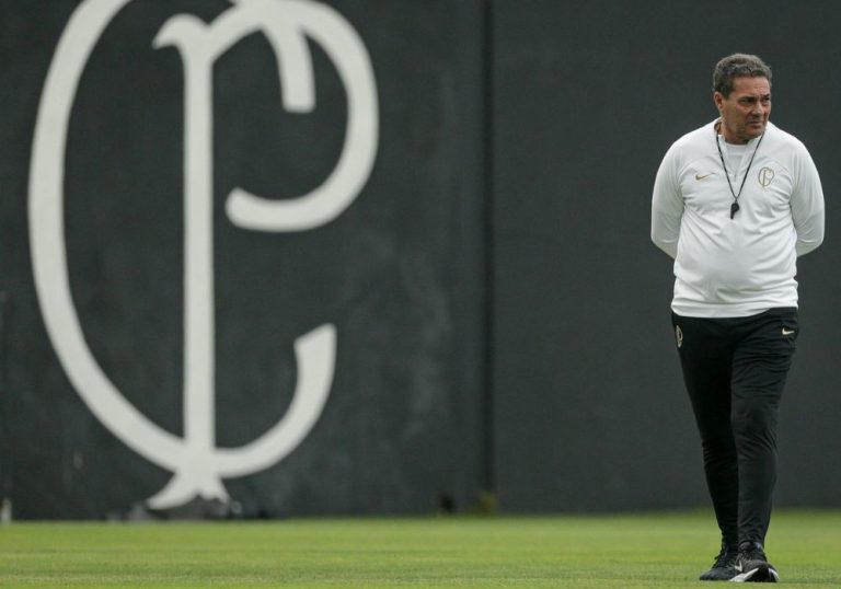 Vanderlei Luxemburgo não é mais o técnico do Corinthians