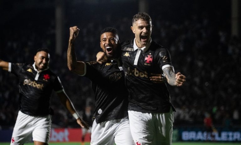 Vasco goleia o Coritiba e agita briga contra o Z4 no reencontro com a torcida