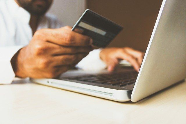 Veja direitos dos consumidores no Dia do Cliente e dicas para aproveitar ofertas