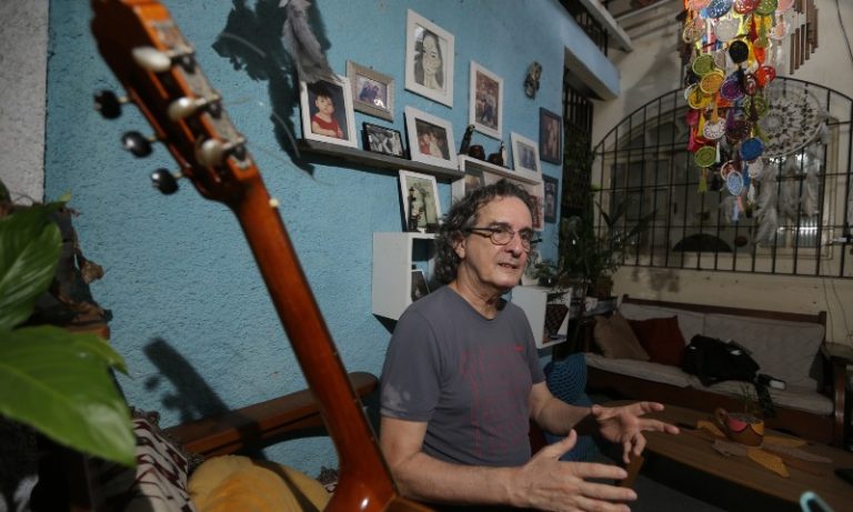 “A beleza do Espírito Santo me surpreendeu”, diz cantor e compositor Carlos Papel