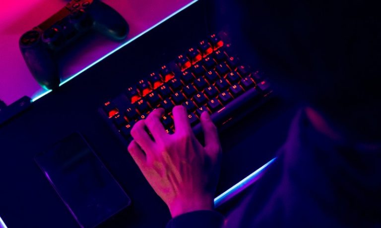 Adolescente capixaba usava jogos para estupro virtual de meninas