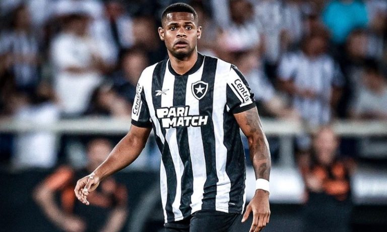Atacante do Botafogo revela falta de ambiente com Lage