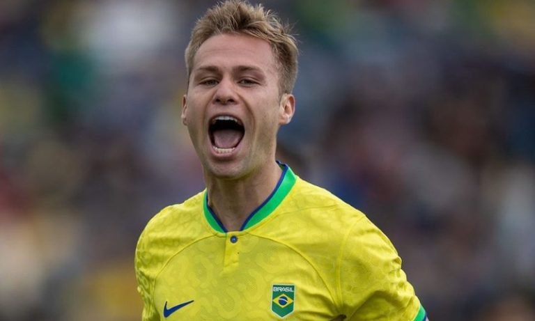 Brasil faz 3 a 0 em Honduras, avança em primeiro e espera rival da semi