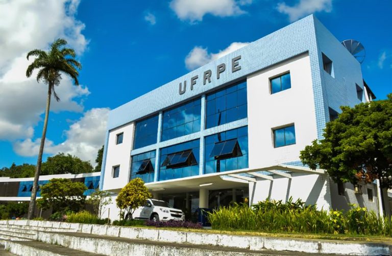 Concurso para professor da UFRPE com salários de até R$ 9,6 mil. Veja detalhes
