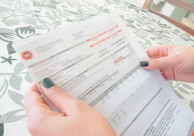 Conta de luz continua sem cobrança de taxa extra em outubro