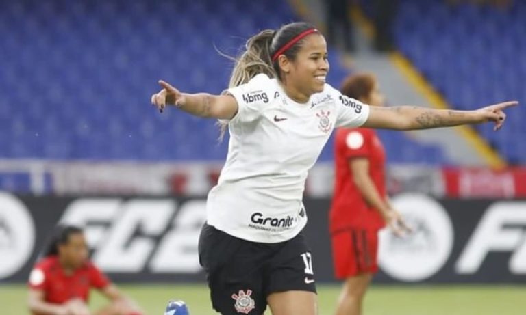 Corinthians deslancha no fim, goleia e vai à semi da Libertadores feminina