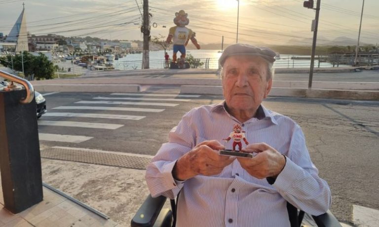 Dono do Tigrão faz 97 anos e é homenageado