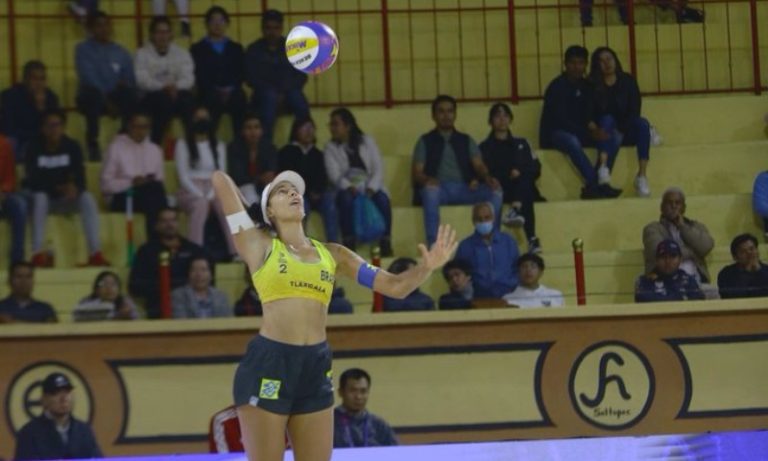 Duda e Ana Patrícia vão à final do Mundial de vôlei de praia