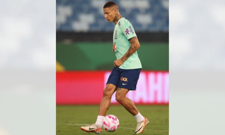 “É preciso lidar com comentários negativos”, afirma Richarlison