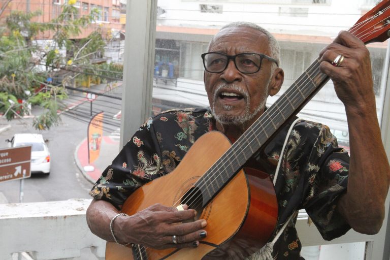 Edson “Papo furado”: “Quando a gente tocava samba, a polícia levava”