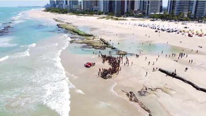 Encontrado corpo de adolescente desaparecido na Praia do Pina: veja o vídeo