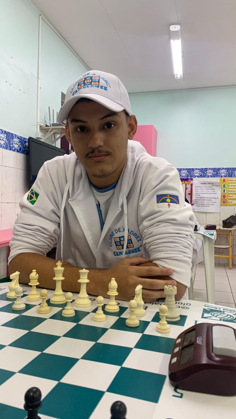 Estudante pernambucano pede ajuda para disputar mundial de xadrez na Itália