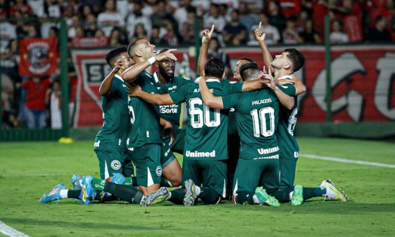 Goiás vence São Paulo com gol digno de Puskás e embola Z4 do Brasileiro